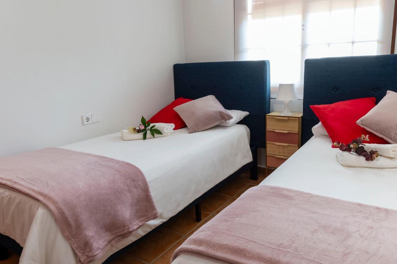Апартаменти Atico Con Terraza-Solarium Y Piscina 4-6 Personas Wifi A/C Roda Екстер'єр фото